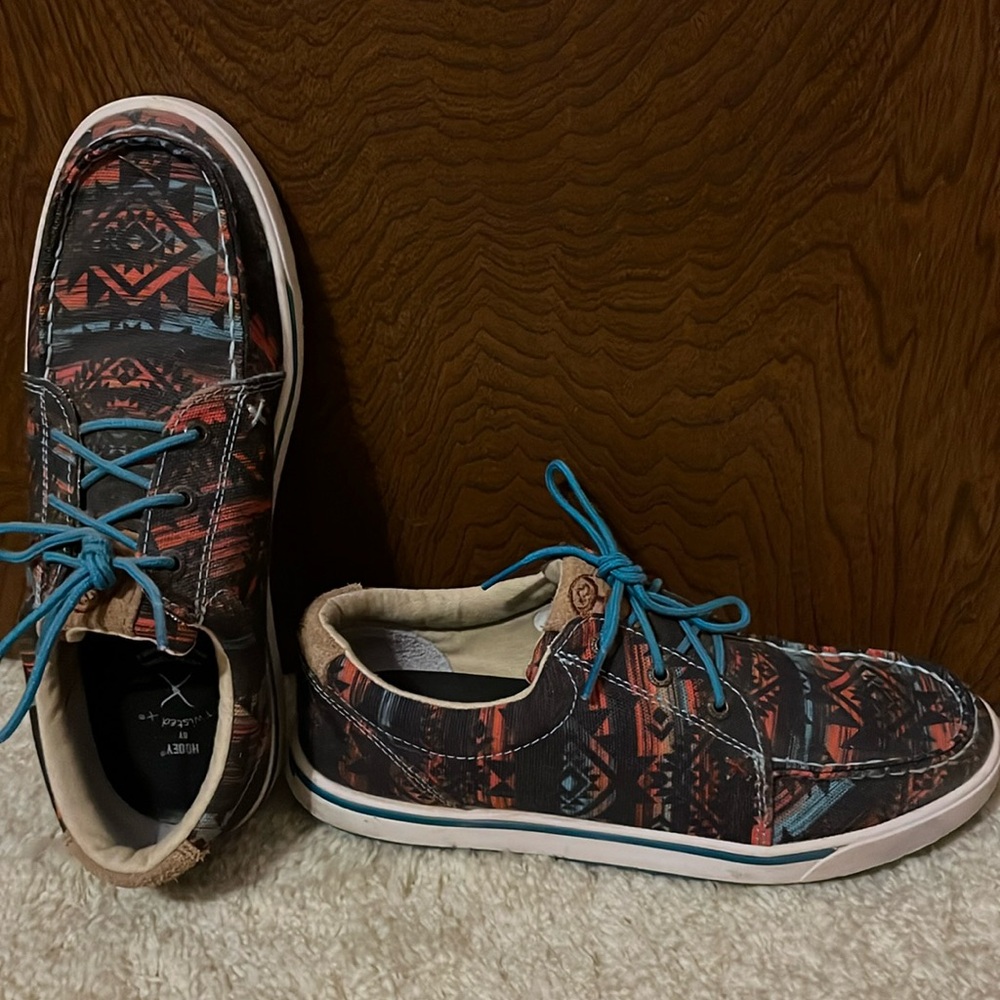 Like New. Hardly worn. Women’s Twisted X size 10M